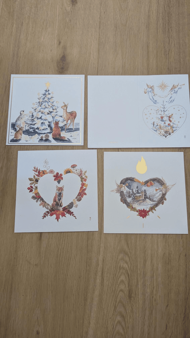 Lot n°15- 4 cartes avec petits défauts 