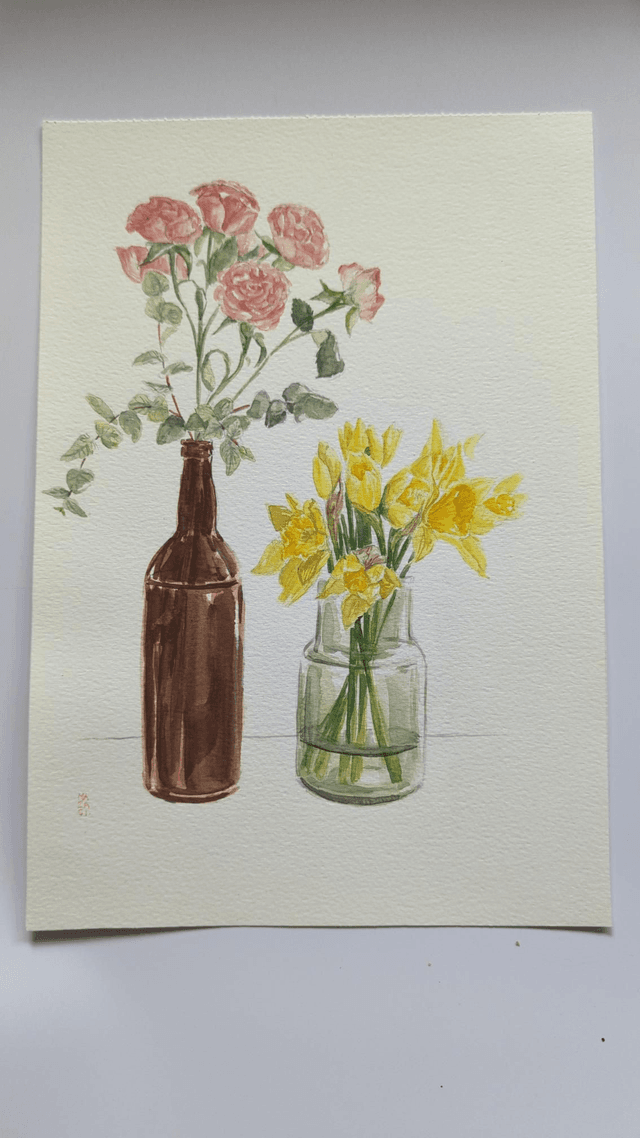 Bouquets de fleurs jonquilles et de roses